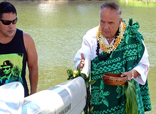 batismo de canoa havaiana