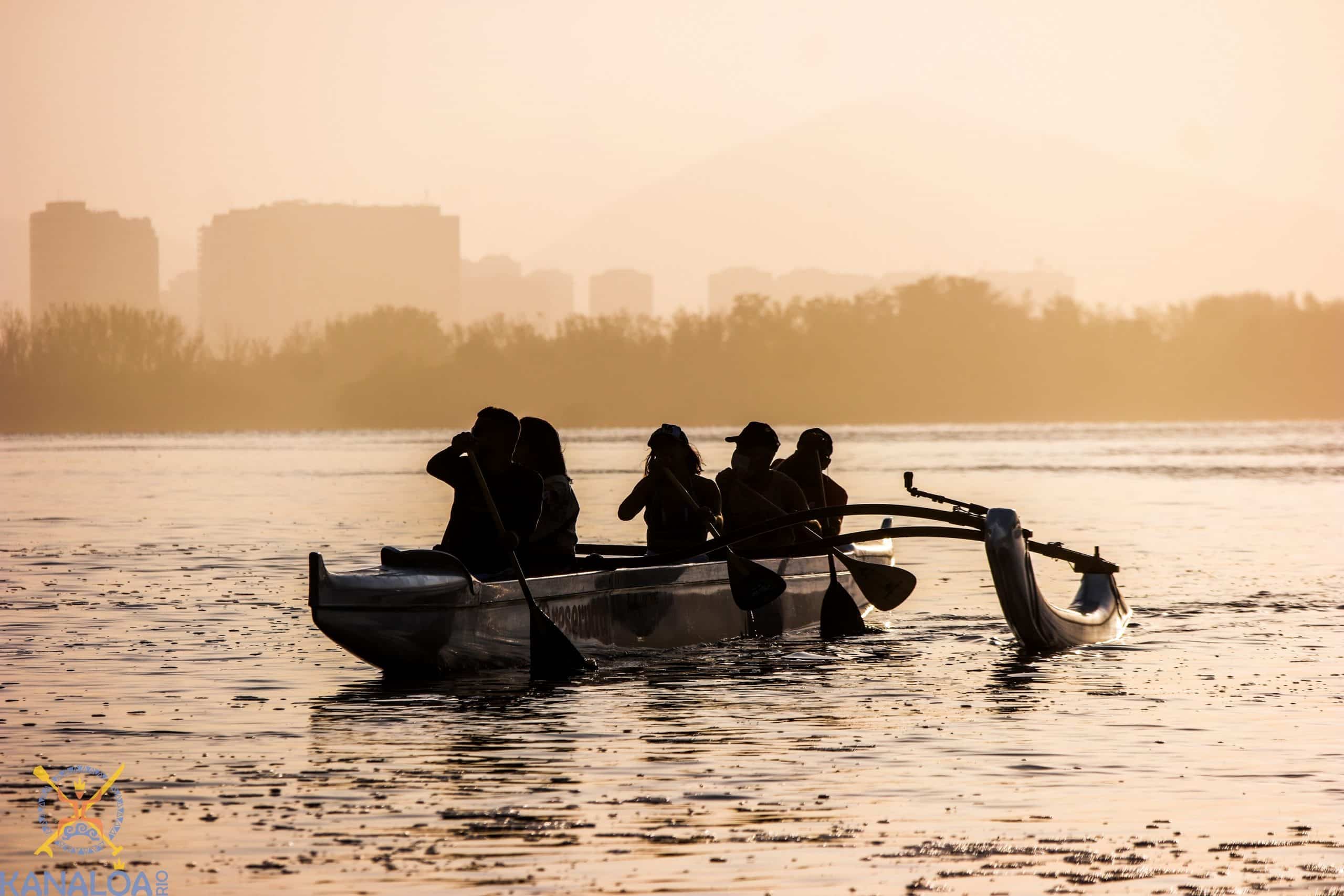 canoa havaiana lagoa de marapendi por do sol