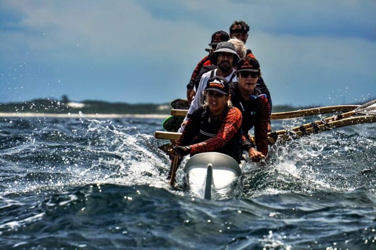 Aula de canoa polinésia no recreio, barra da tijuca, flamengo, ilha do governador e angra dos reis